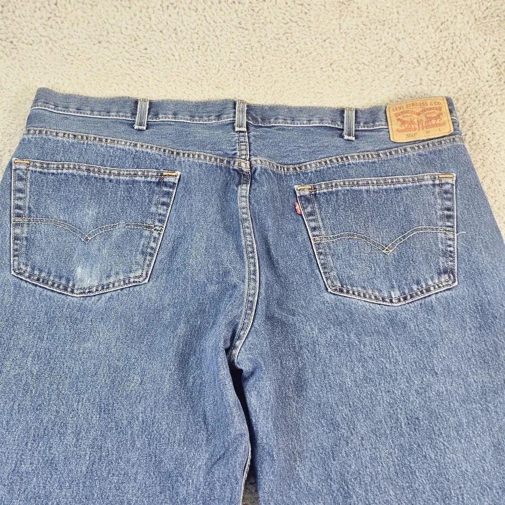 Levis 550 Jeans Mens 44x34 Blue Relaxed Fit Tapered Denim Medium Wash‎ Pants